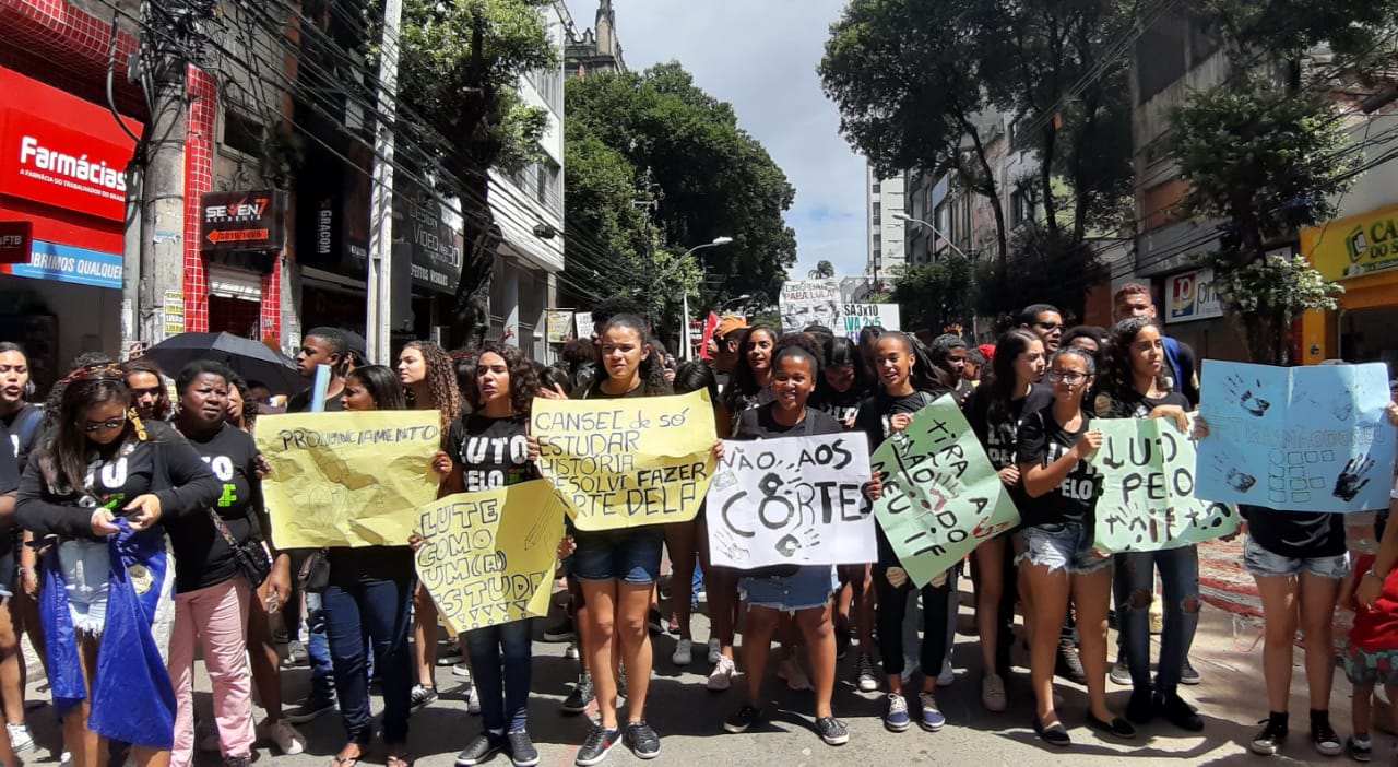 Redução de verbas já prejudica rotina das universidades federais