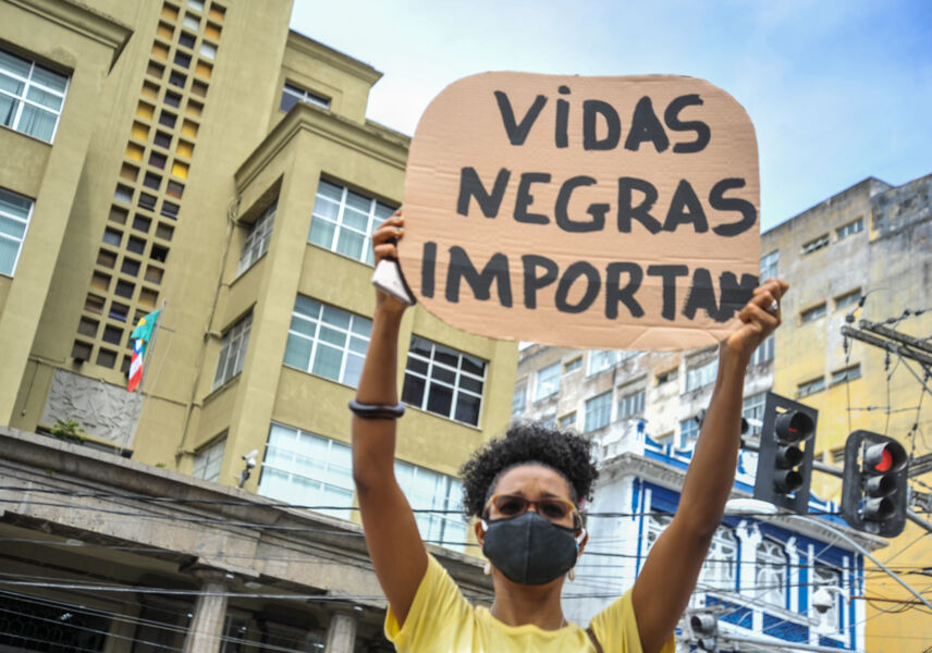 Deficiência de políticas públicas atinge maioria negra