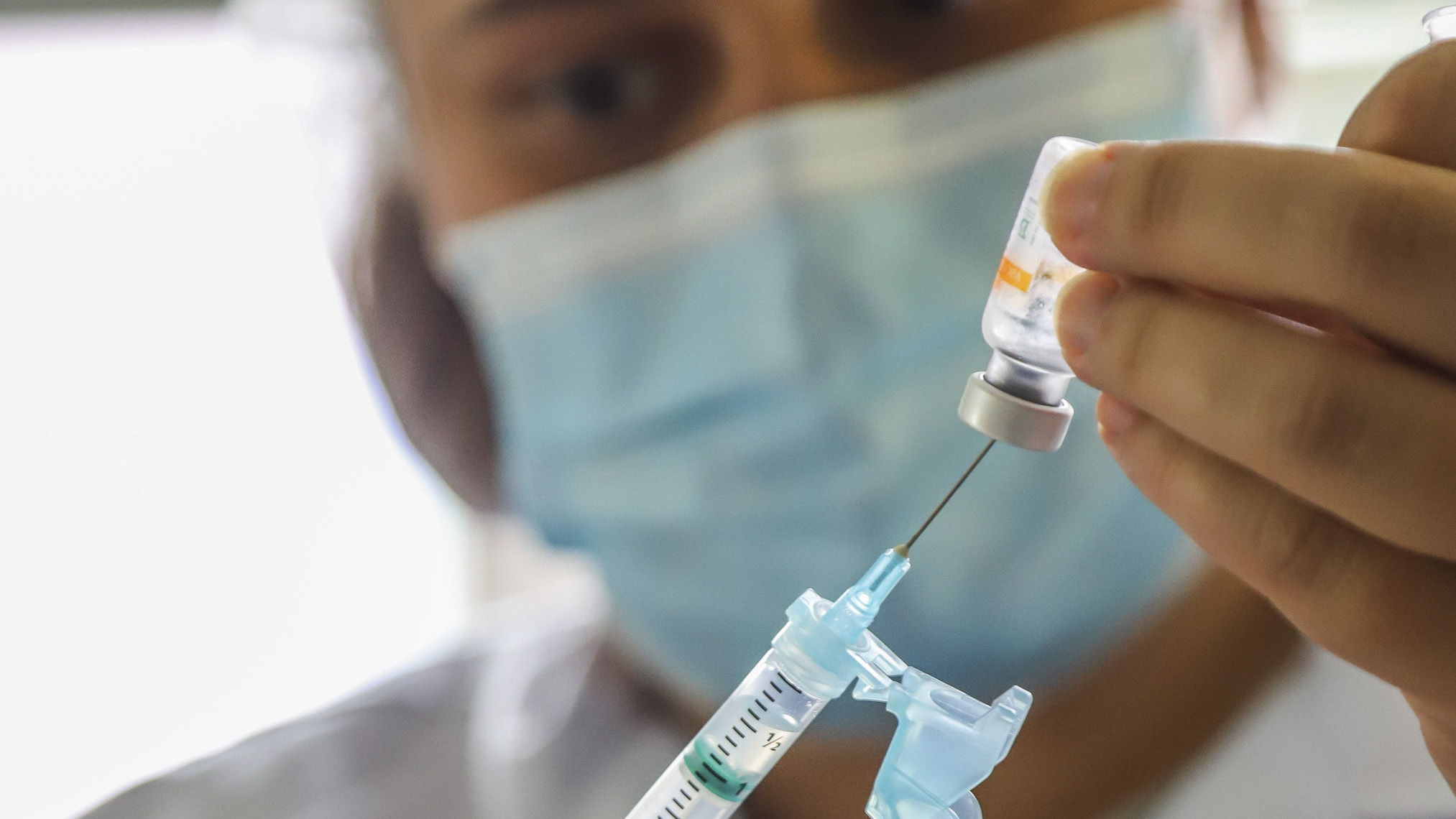  Vacinação contra covid-19 é retomada em Salvador 