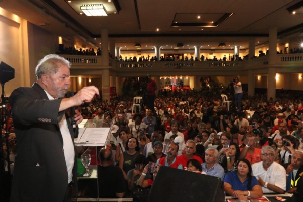 Lula: deem seis meses de paz e colocamos o país nos trilhos