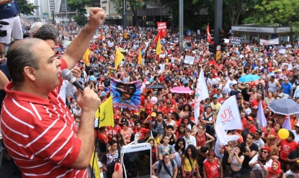 Povo nas ruas no dia 15 vai barrar roubo da aposentadoria