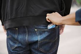 Em função de furto e roubos, 128 mil pessoas pediram bloqueio no celular às operadoras